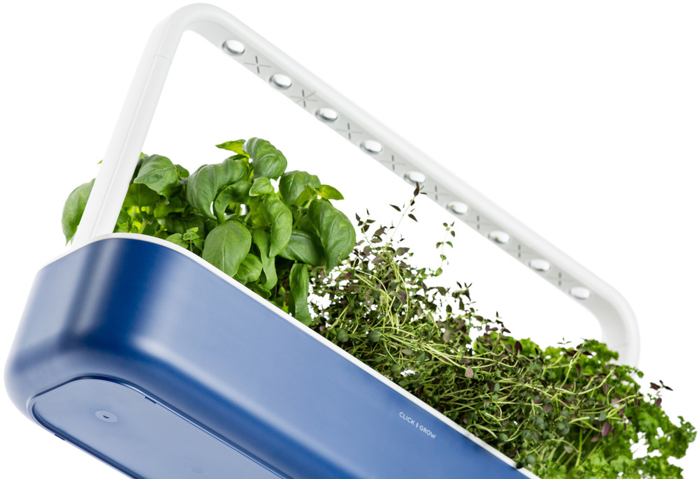 Chytrý květináč Click and Grow Smart Garden 9 tmavě modrý Chytrý květináč s LED osvětlením.