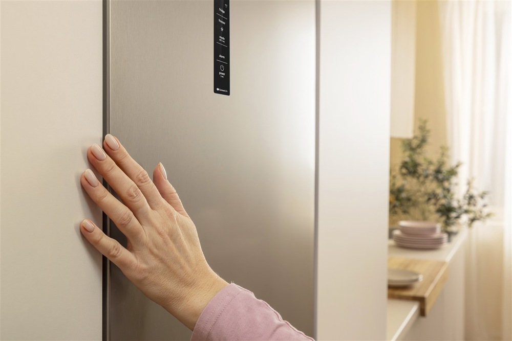 Chladnička Gorenje RN618C61X6WFE bezmadlové otevírání