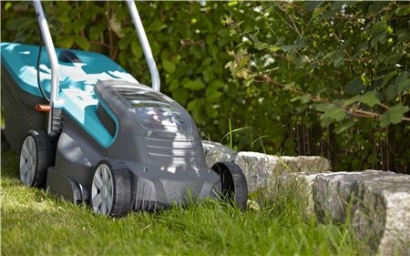 Sekačka Gardena PowerMax Li-40/32 (s baterií) Sekačka Gardena PowerMax Li-40/32 (s baterií)