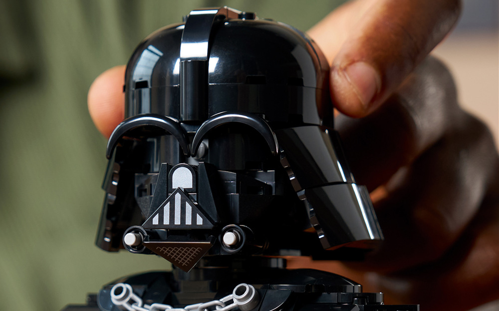 Stavebnice LEGO® Star Wars™ 75439 Busta Darth Vadera Busta Darth Vadera rozšíří sbírku LEGO Star Wars a díky výraznému provedení zaujme na polici i ve vitríně.
