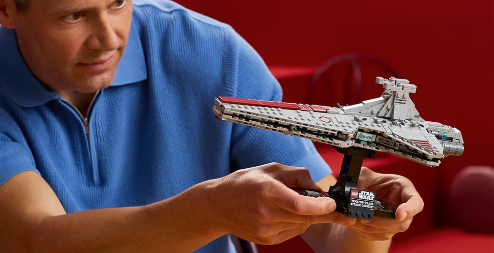 Stavebnice LEGO® Star Wars™ 75441 Útočný křižník třídy Venator 643 kostek LEGO vytvoří působivý sběratelský model, jehož stavění usnadní aplikace LEGO Builder.