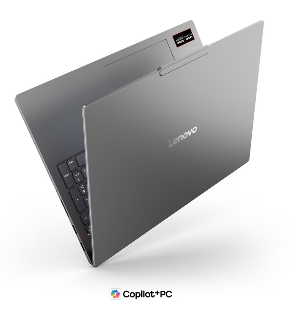 Součástí notebooku od Lenovo jsou dva stereo reproduktory o výkonu 2 W.
