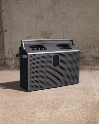 Přenosný reproduktor Mondo Speaker Large stříbrný Reproduktor Mondo Speaker Large s Bluetooth 5.3