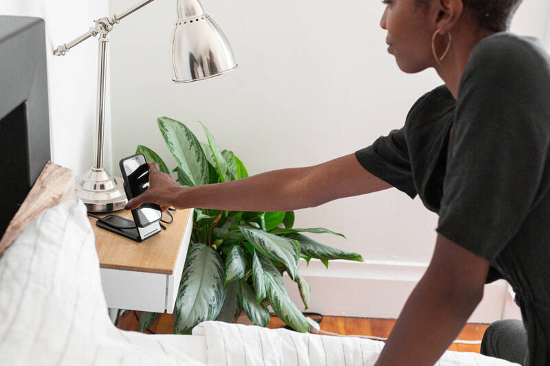 Bezdrátová nabíječka Peak Design Wireless Charging Stand černá