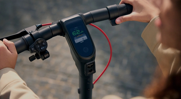 Elektrická koloběžka Segway F3 E antracitová