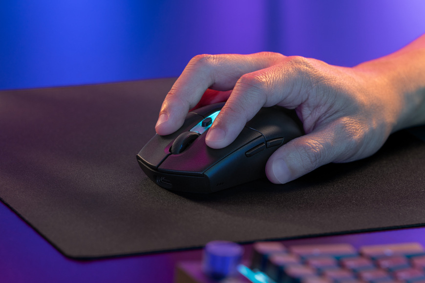 Používání myši Logitech G305 X SUPERLIGHT při hraní her