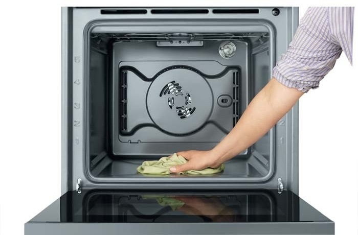 Horkovzdušná vestavná trouba Whirlpool OMR55CU1B, černá, katalytický samočisticí systém