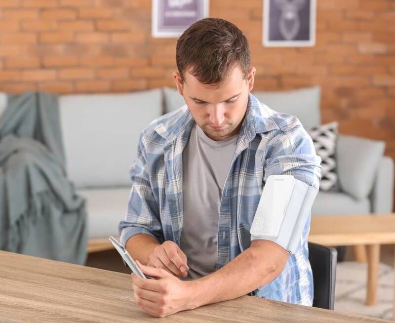 Tlakoměr na paži iHealth NEO BP5s bílý
