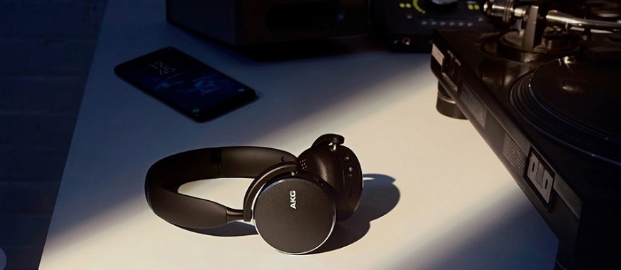 Sluchátka AKG Y500 modrá Sluchátka AKG Y500 modrá