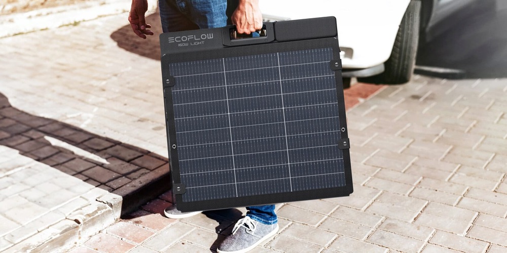 Bifaciální TOPCon panel dosahuje účinnosti až 25 % a výkonu až 177 W pro rychlé nabíjení.