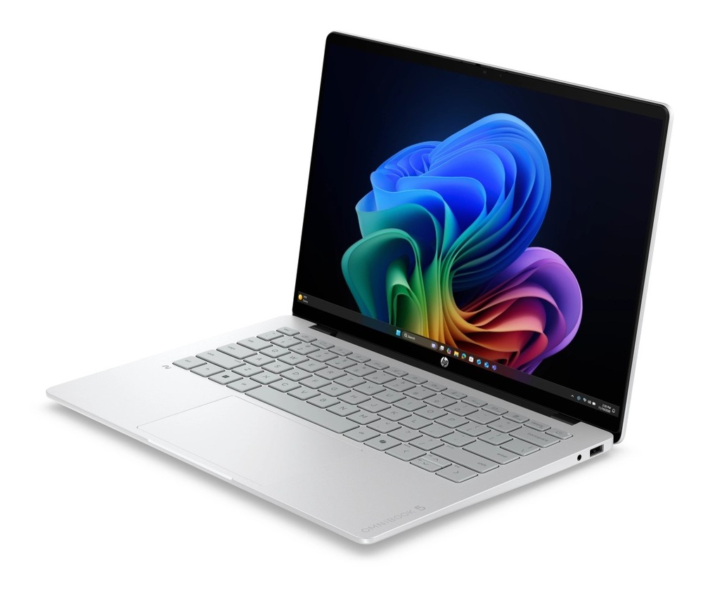 Notebook HP OmniBook 5 AI 14-hh0001ncx + Game Pass předplatné na 2 měsíce stříbrný HP OmniBook 5 AI nabízí fenomenální 3K OLED panel