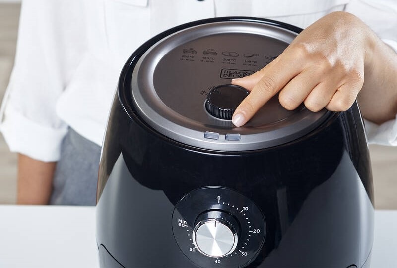 Fritéza horkovzdušná Black+Decker BXAF2500E černá