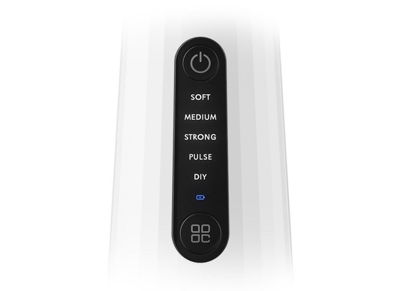 Ústní sprcha TrueLife AquaFloss Compact C200 bílá