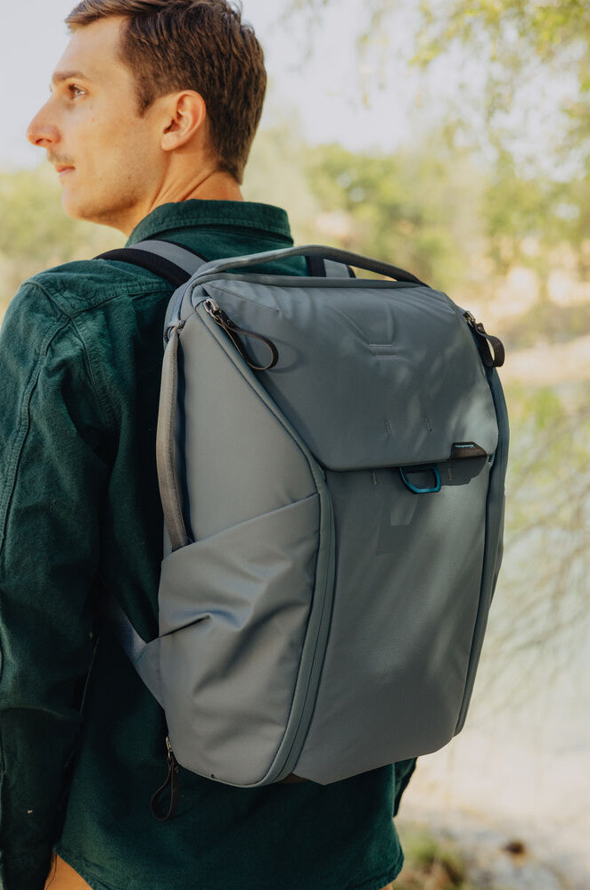 Batoh Peak Design Everyday Backpack 20L (v2) modrý Batoh Peak Design Everyday Backpack 20L (v2) modrý