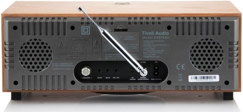 Mikrosystém Tivoli Audio Music System+ hnědý Mikrosystém Tivoli Audio Music Systém Plus MSYP-TPE, DAB+ disponuje velkým přehledným displejem i externí anténou