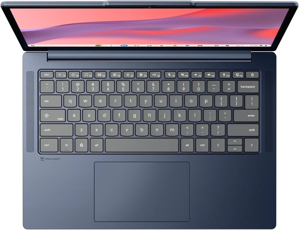 Notebook od Lenovo nabízí bohatou sadu portů včetně HDMI pro snadné propojení s televizí nebo projektorem.