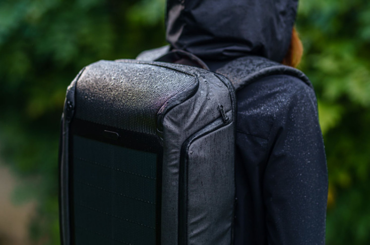 Batoh na notebook Crossio SolarBag LUMEE černý Batoh na notebook Crossio SolarBag LUMEE černý
