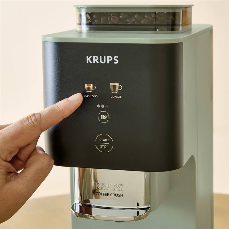 detail ovládacího panelu kávovaru Krups Coffee Crush SA401LE0 s volbou espresso a lungo a dotykovým tlačítkem