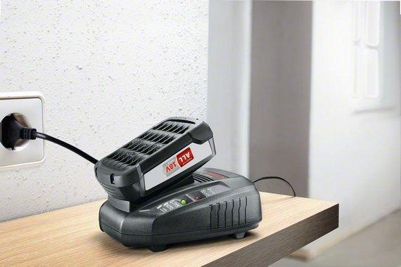 Set baterie a nabíječky Bosch PBA 18V 2,5 Ah + AL1830 Power for ALL