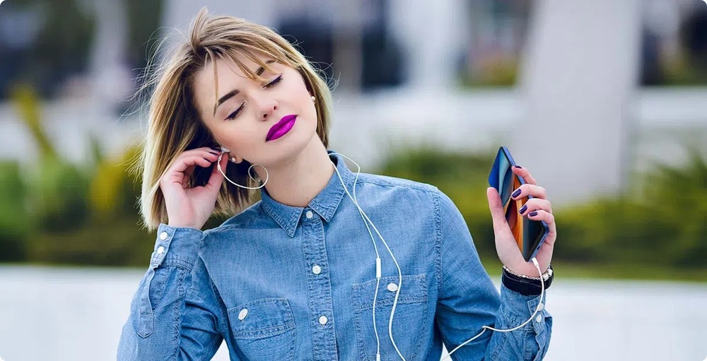 Mobilní telefon TCL 50SE 6 GB / 256 GB šedý TCL 50SE