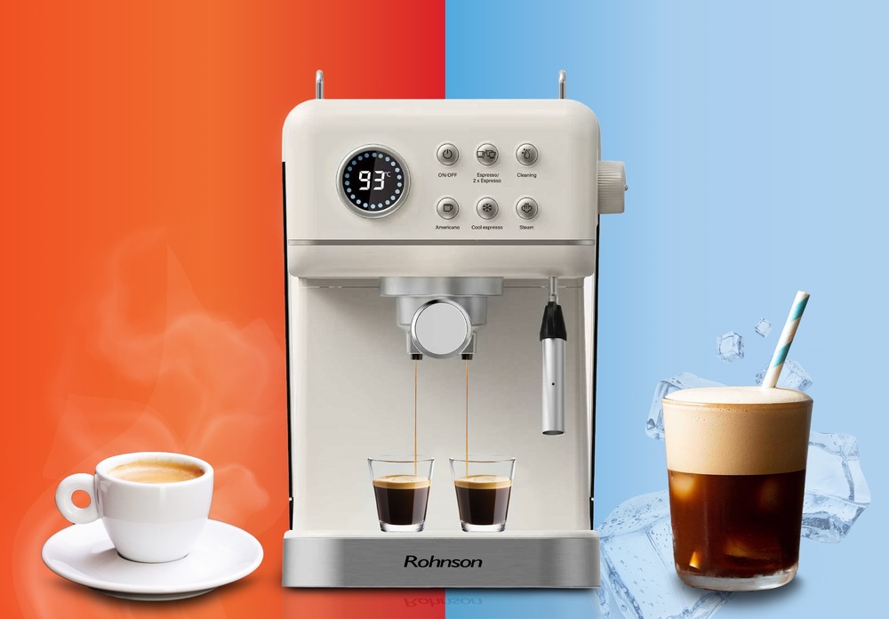 Na jedné straně vedle kávovaru je připravené horké espresso, na druhé straně se nachází studená káva. Kávovar Rohnson R-98036 Hot & Cold totiž umožňuje přípravu horké i ledové kávy.