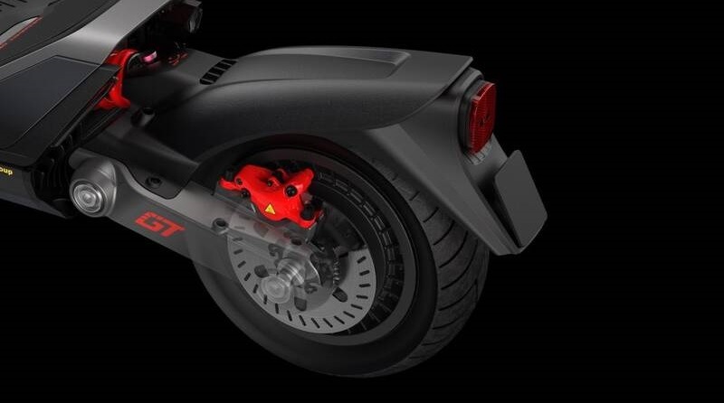 Elektrická koloběžka Segway SuperScooter GT2 Elektrická koloběžka Segway SuperScooter GT2