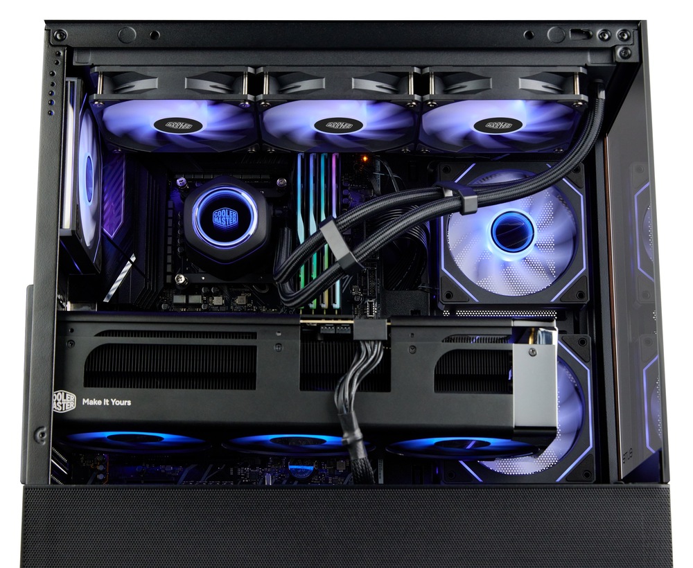 Case Cooler Master Elite 690 Wood černá Boční pohled do skříně, ilustrující možnost instalace až 10 ventilátorů.
