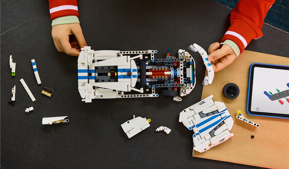 Stavebnice umožňuje odemknout speciální design LEGO Technic ve videohře Forza Horizon 6 podle podmínek uvedených v balení.