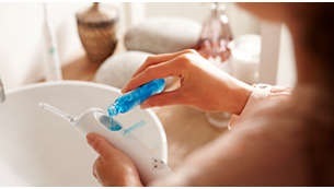 Ústní sprcha Philips Sonicare AirFloss Ultra HX8331/01 bílý