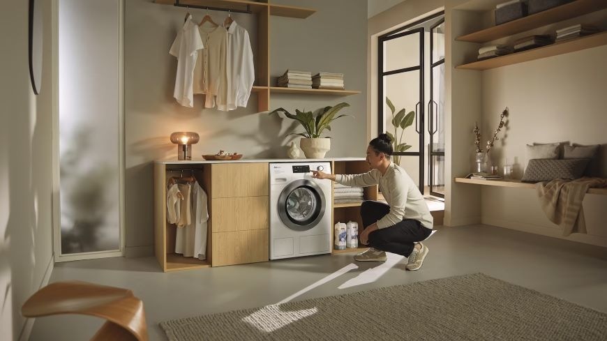 Set výrobků Miele WEI 895 WCS +TEL 695 WP 125 bílý
