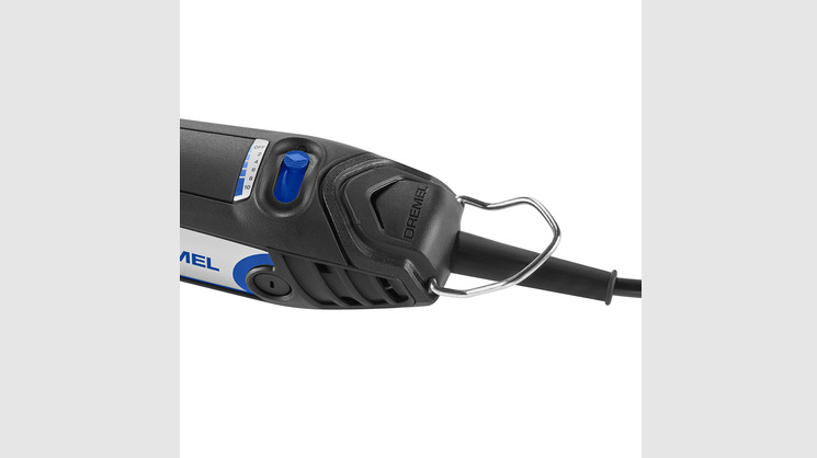 Detail zadní části Dremel 3200 s očkem pro zavěšení a ovládáním otáček