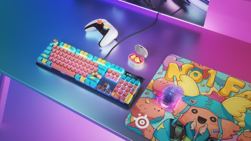 Myš Aerox Fortnite na podložce s motivem Guff v sestavě s klávesnicí a herními doplňky