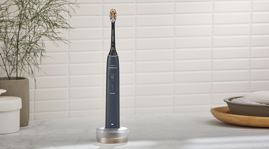 Zubní kartáček Philips Sonicare 9900 DiamondClean Prestige Limited Edition HX9992/42 tmavě modrý Zubní kartáček Philips Sonicare 9900 DiamondClean Prestige Limited Edition HX9992/42 tmavě modrý