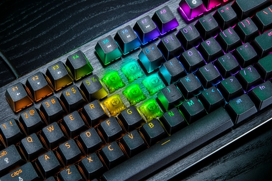 RGB podsvícení a magnetické spínače klávesnice Razer Huntsman V3 HE Magnetic Tenkeyless