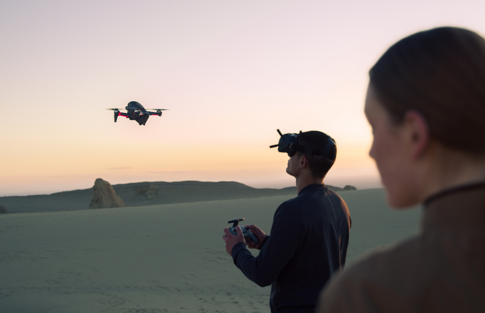 Dron DJI FPV (Universal Edition) šedý Dron DJI FPV (Universal Edition) šedý