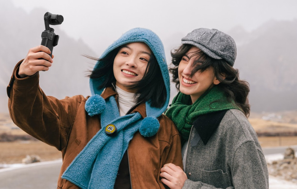 Outdoorová kamera Insta360 Luna Ultra Standard Bundle černá Insta360 Luna Ultra dokáže na nabití pracovat až 4 hodiny