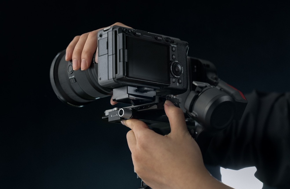 Stabilizátor DJI RS 4 černý Stabilizátor DJI RS 4 černý