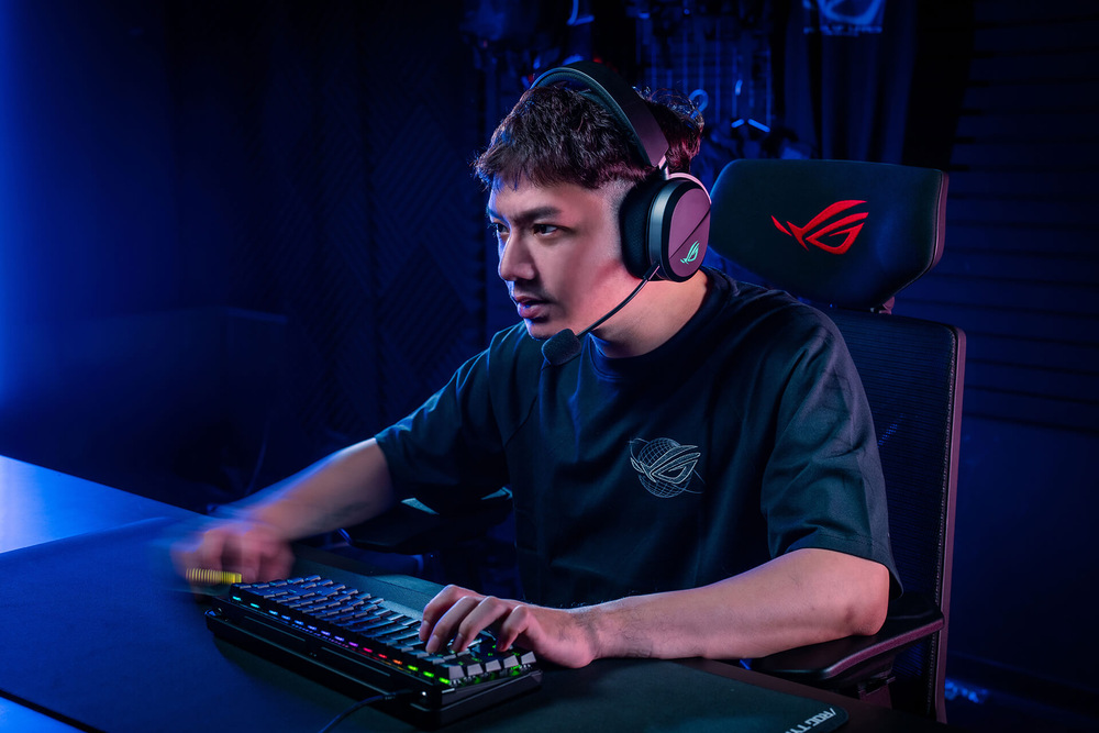 Headset Asus ROG Pelta, ARGB bílý ASUS ROG Pelta, černá
