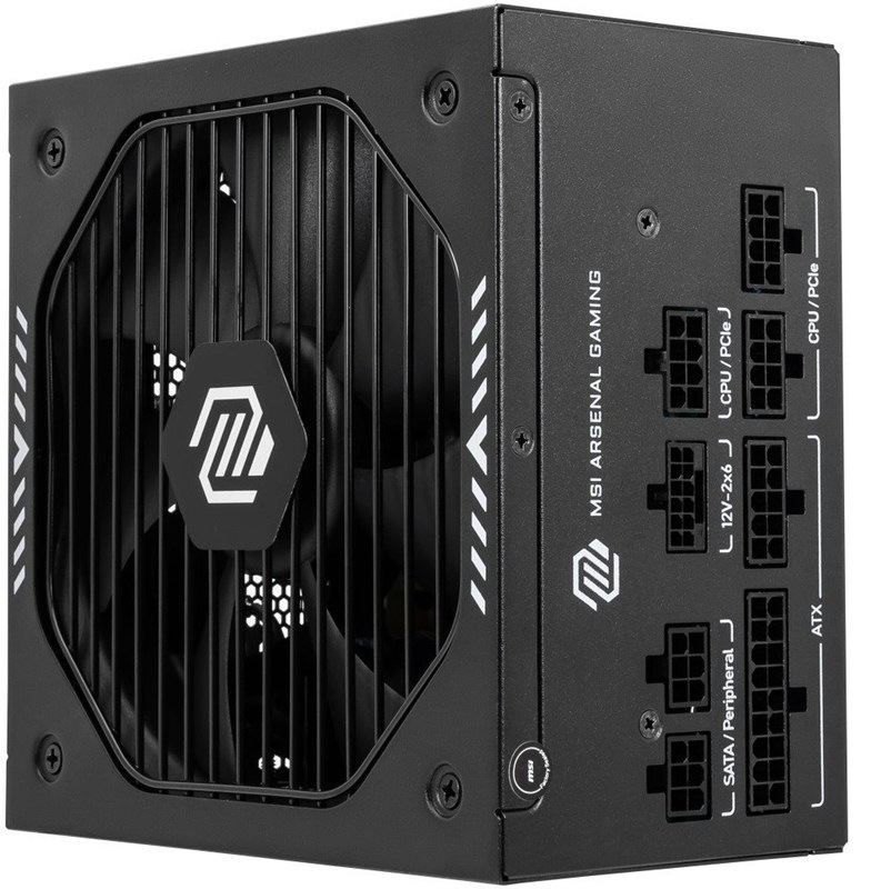 Na obrázku je černý napájecí zdroj MSI MAG. Z jedné strany je vidět velký ventilátor s ochrannou mřížkou a logem MSI, z druhé panel s modulárními konektory označenými pro CPU/PCIe, 12V-2x6, SATA/Peripheral a ATX. Zdroj působí robustně, moderně a je určený pro výkonné počítačové sestavy.