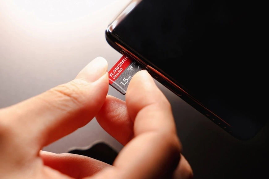 Paměťová karta SANDISK Micro SDXC Ultra GO 128GB UHS-I U1 (190R) Paměťová karta zasouvaná do smartphonu