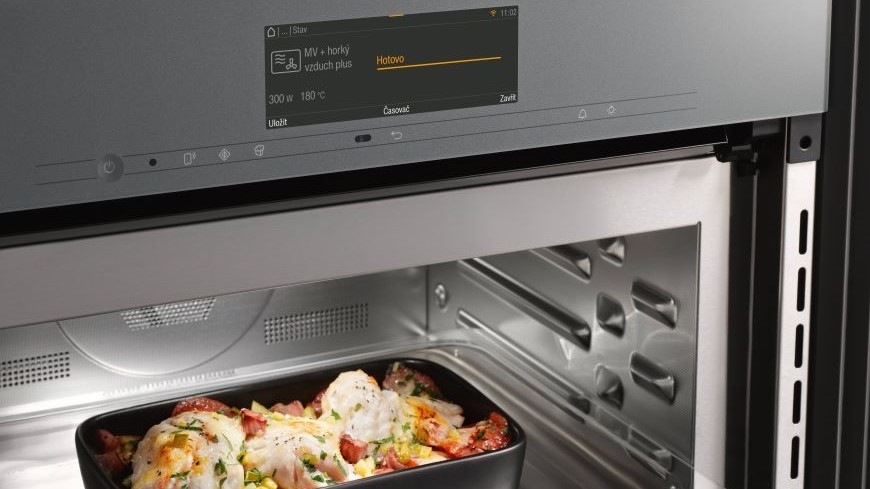 Kompaktní trouba Miele H 7145 BM černá