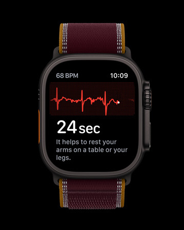 Apple Watch Ultra 4 mají i aplikaci EKG