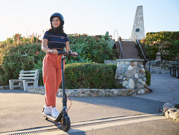 Elektrická koloběžka Segway E2 Pro E černá