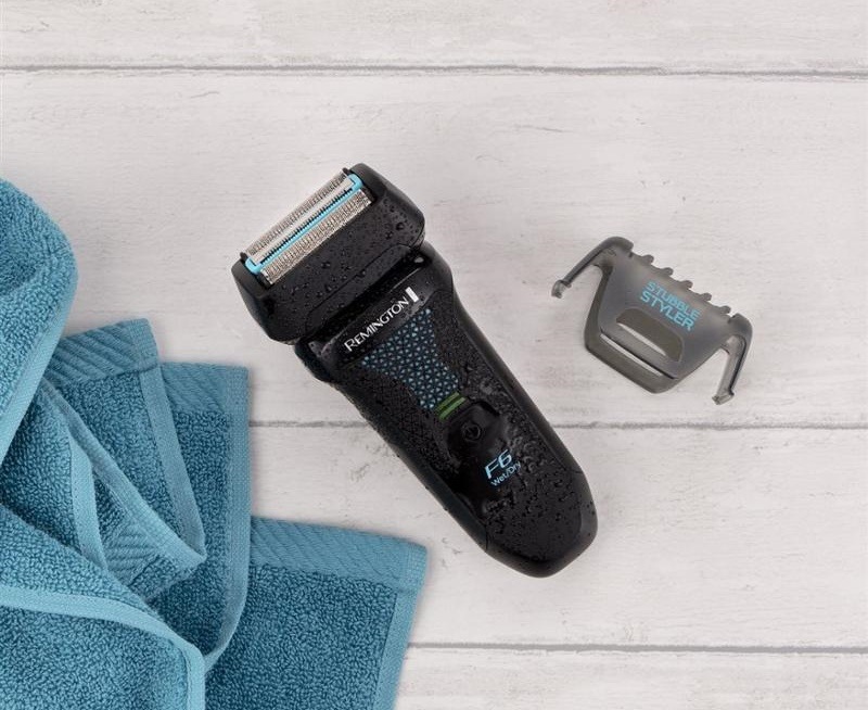Holicí strojek Remington F6000 F6 Style Series Aqua Foil Shaver černý/modrý Holicí strojek Remington F6000 F6 Style Series Aqua Foil Shaver černý/modrý