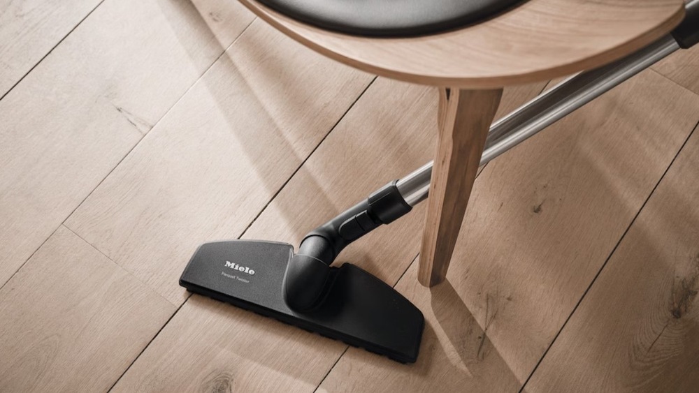 Podlahový vysavač Miele Guard L1 Parquet bílý