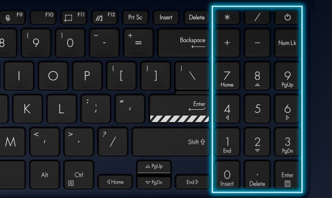 Detail numerické části podsvícené klávesnice notebooku ASUS Vivobook 15 pro rychlé zadávání čísel