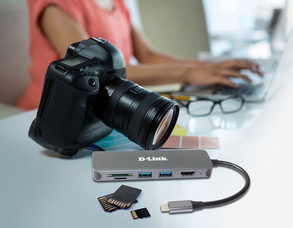 USB Hub D-Link 5v1 USB-C se čtečkou SD/microSD karet šedý
