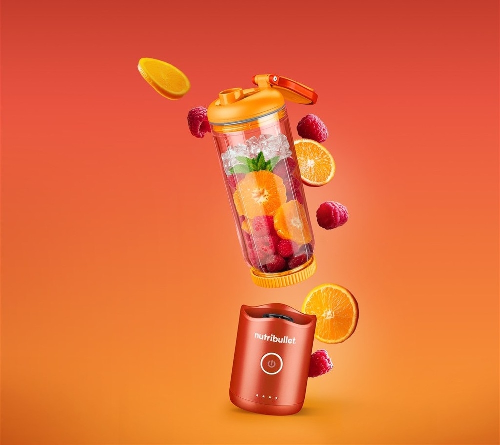Stolní mixér Nutribullet Flex NBP013OR naplněný čerstvým ovocem