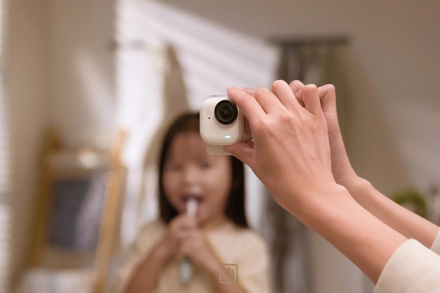 Lepicí podložka Insta360 GO Ultra (3 ks) průhledná Lepicí podložka Insta360 GO Ultrav umožní focení z netradičních úhlů
