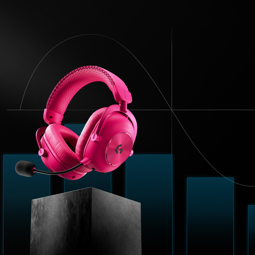 Headset Logitech PRO X3 LIGHTSPEED Wireless černý Headset Logitech PRO X 3 LIGHTSPEED Wireless na podstavci v reklamním produktovém vizuálu